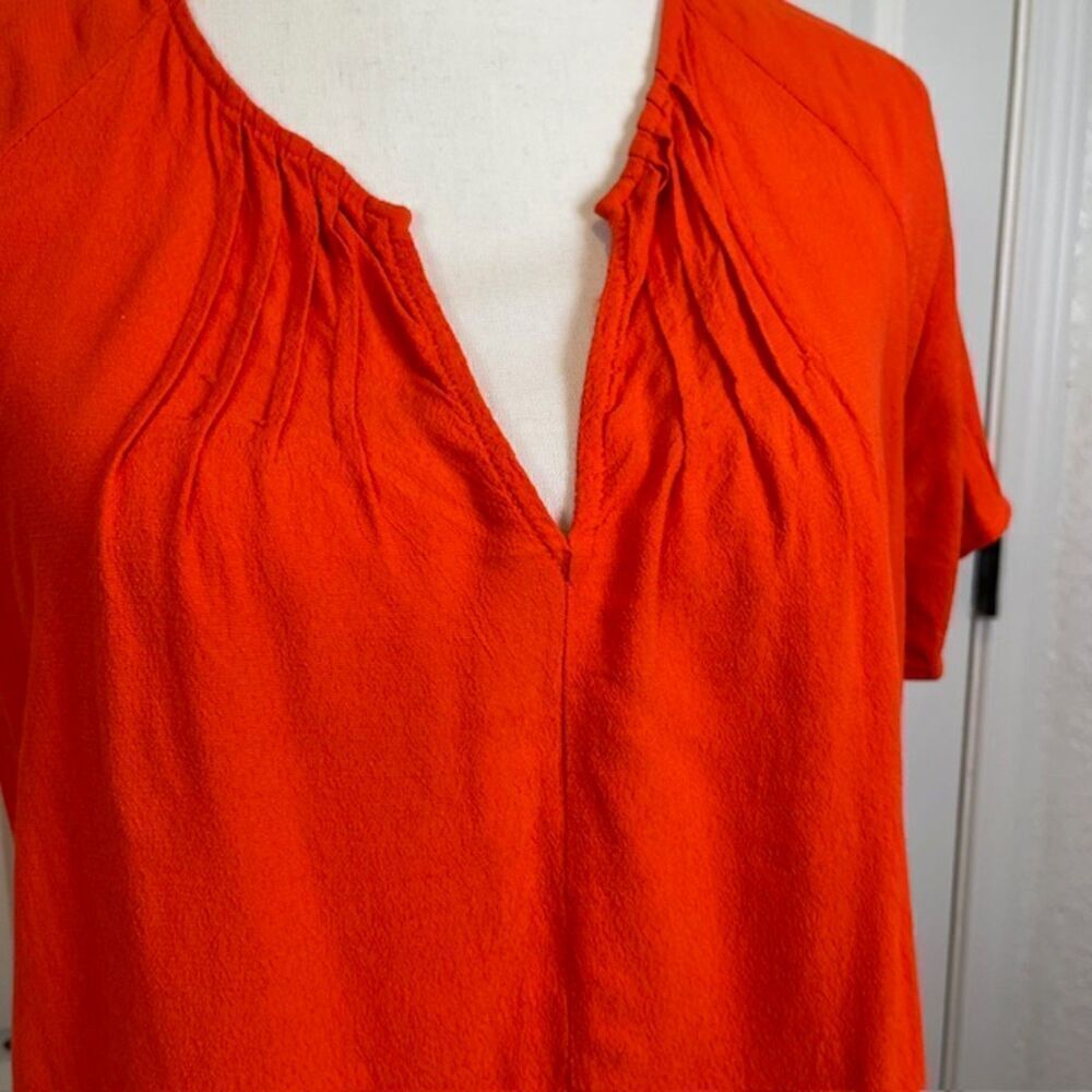 Article Crepe Blouse Split Neck Pintuck Detail Breezy Orange Size Small - Picture 2 of 8